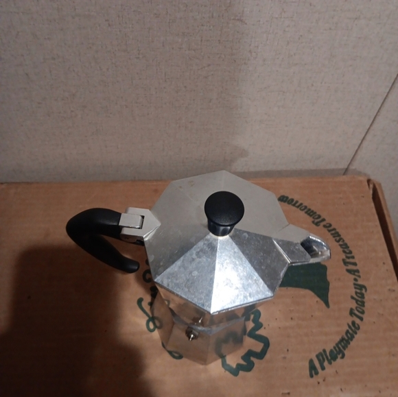 Bialetti Moka Express Espresso Coffee Pot Stovetop Italy - Picture 6 of 8